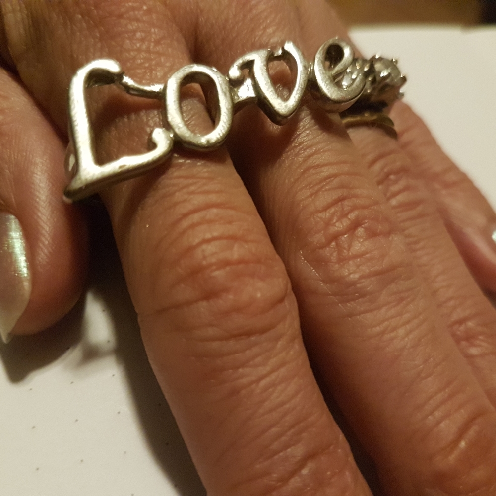 Love Ring - Picture 7 of 16